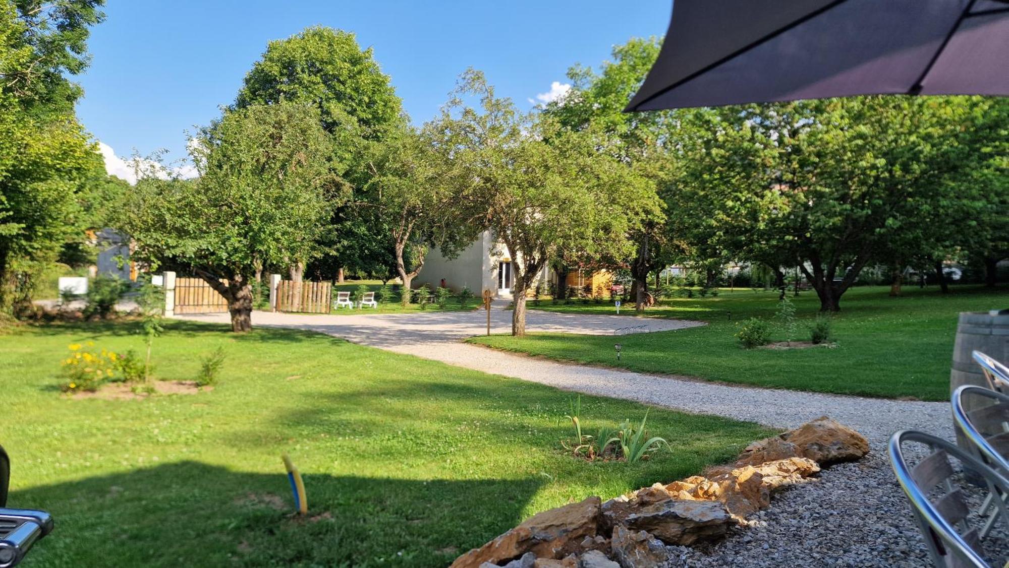 Gite L'Enclos O Rendez-Vous Roquefeuil-Pays De Sault- Avec Jardin Eksteriør bilde